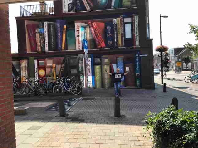 Street Art Utrecht boekenkast_7